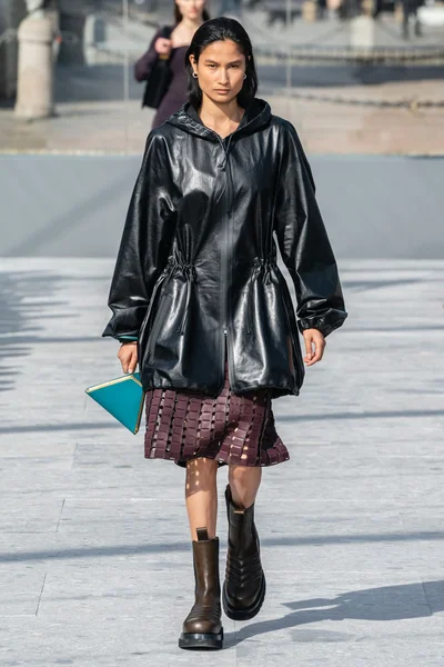 Look 30